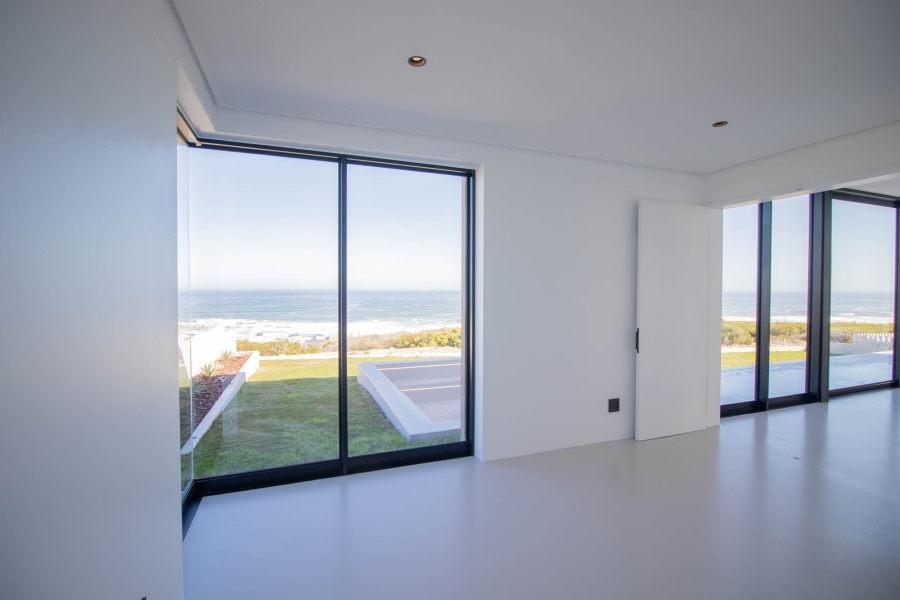 6 Bedroom Property for Sale in Yzerfontein Western Cape